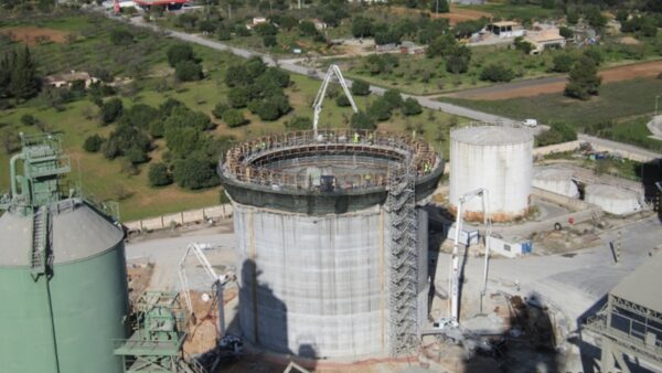 Silo de Clinker en fábrica en Baleares, CEMEX